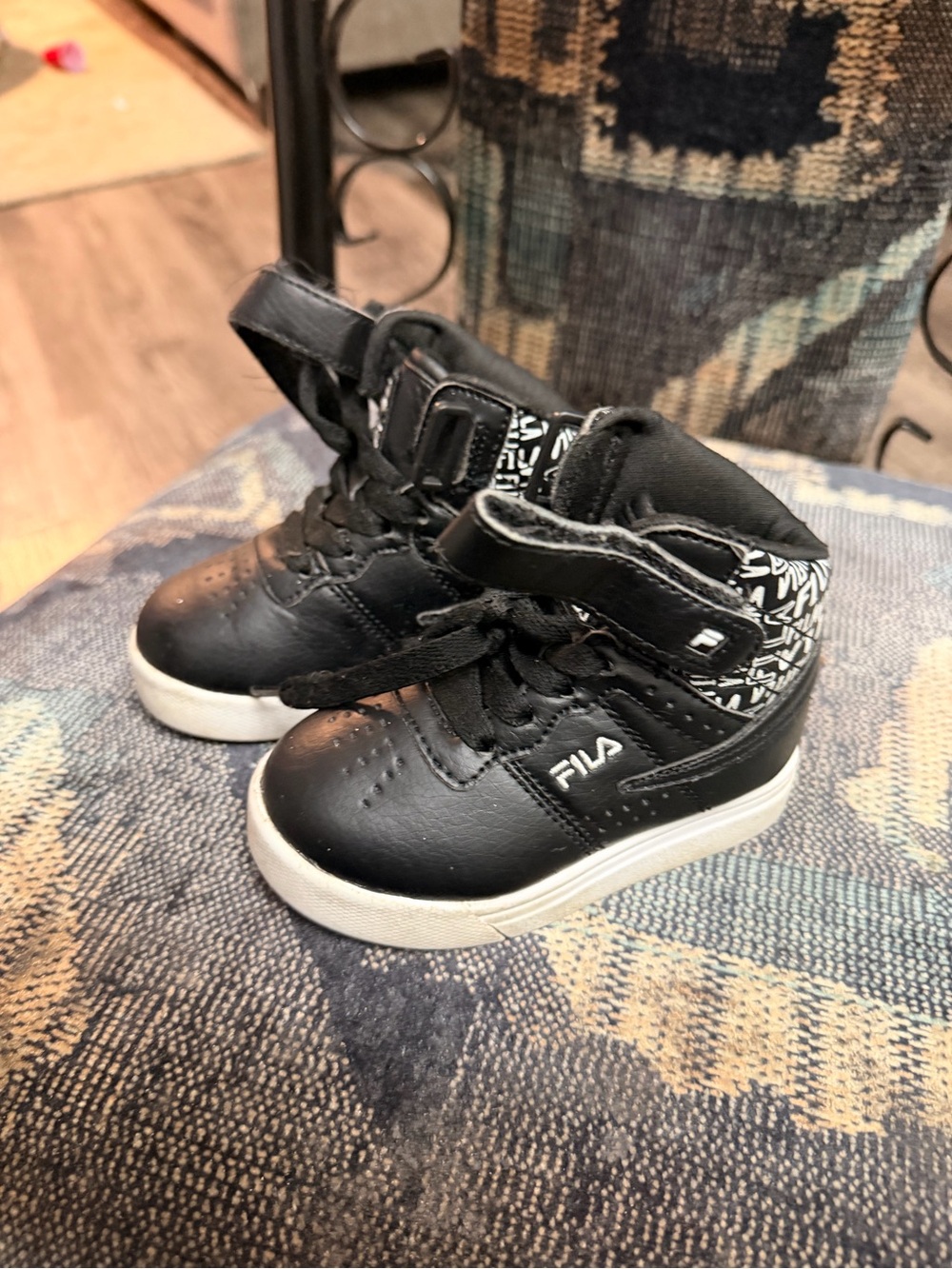 Fila Kids Black High-Top Sneakers with White Sole and Patterned Collar